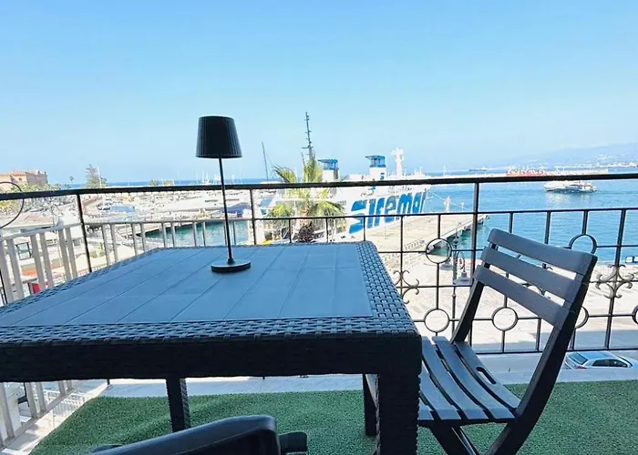 בית הארחה Harbor Elegance Estate *